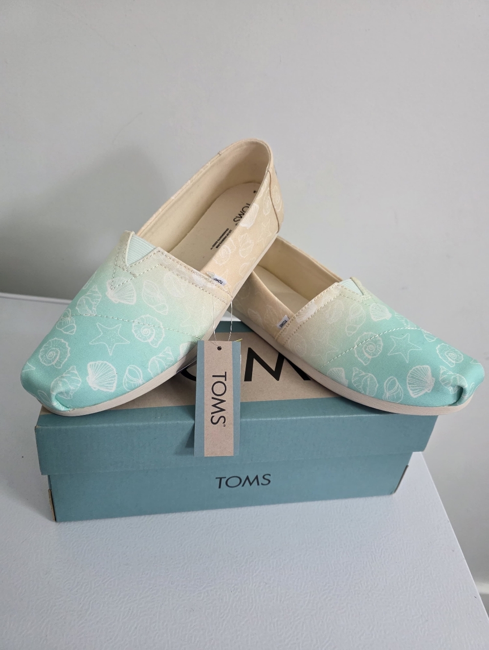 Toms Women's Mint-to-Cream Ombre Slip-On Flats with Seashell Print